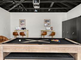 Cascade Cove - Heated Pool Spa - Billiards and Lounge, хотел в Лонг Бийч