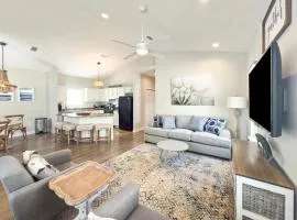 Seagrove, 2 Bd , Sleeps 8, Stillwater 30A, Walk to Beach ,Pool