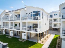 Newly Built Ocean Views Pool June Weeks Open，位于斩魔山的乡村别墅