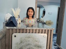 Boutique residential units, hotel in Sabkhah