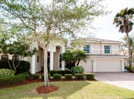 Beautiful 4 Bedroom and 4 Bathroom with Heated Salt Water Pool in Gated Community Close to Some of the Best Beaches in the USA, hotel en Bradenton