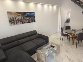 Eleven And A Half apartment Superior, hotel in Nea Fokea