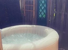 Logement avec jacuzzi à 10 minutes à pied du port et des plages