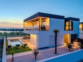 NEW! Luxury Villa Golden Hour near the beach with heated pool and sauna - TA Leut agency