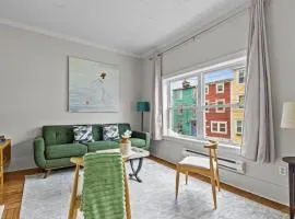 Stay On Bond 2bd 1bth Queen Beds Deck Vws