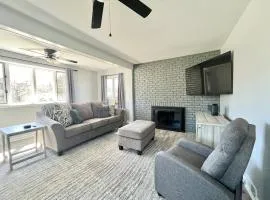 Ocean Eyes half mile to Beach Pet friendly AC