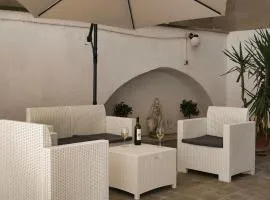 Amazing terrace apartment in the historical centre - Teate Suite