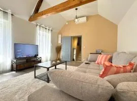 L'Atelier - By BEST KEYS - Duplex Haut de Gamme - Entièrement Climatisé - Centre-Ville - Netflix & WiFi Fibre - Machine à Café Nespresso - Check-in Autonome - Parking Gratuit à Proximité - Calme & Confort Premium
