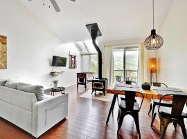 54 chemin de la Perdrix, khách sạn ở Stoneham