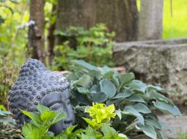 LITTLE HIDEAWAY zillertal, hotel in Hart im Zillertal