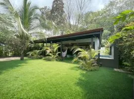 Fruit Villa, Lujo con Piscina Privada en el Centro de Uvita