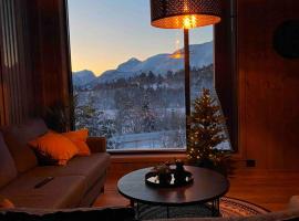 New Apartment, Porch & Sauna, Sunnmøre Alps, hotel i Stranda