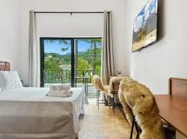 Shopping Center Fast WiFi Balcony Home Office