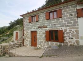 Casa da Carvalha Mona, Hotel in Rio Caldo