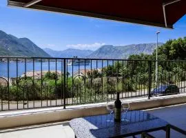 VistaPool Residence Kotor