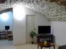 Atypical apartment in the city center of Ollioules
