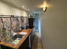 Gite - Maison Camembert Carennac, Hotel in Carennac