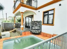 Vacation House with Private Pool