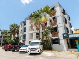 Plaza colonial suites by Yellowkey