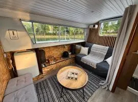 Séjour rustique en Bateau-Bord de Marne