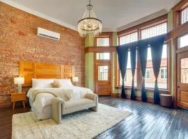 Studio with Private Balcony in Downtown Marshall!