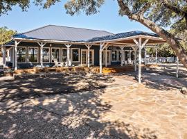 The Claire Hotel, hotel em Canyon Lake