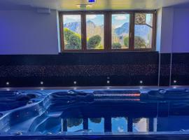 Willa Chrycówka - Jacuzzi, Basen, Sauna, hotel in Kościelisko