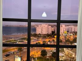 Une pépite avec vue panoramique playa, Tanger, hotel in Oulad Akkou
