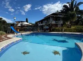 Finca Hotel El Bonsai、プエブロ・タパオにあるエル・エデン国際空港 - AXMの周辺ホテル