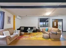 Spacious Home Lakes Entrance