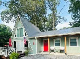Float On Inn, Cabin at Kentucky Lake! Pet-Friendly