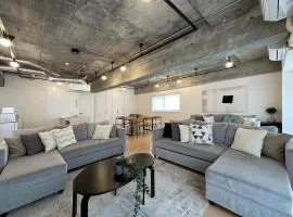 bHOTEL M's lea - Beautiful Modern Apt City Center for 10Ppl