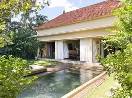 Tropical Escape 2min Walk to Beach and Private Pool