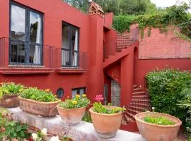 Art and garden home