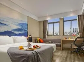 Atour Hotel Huzhou Changxing Changhai Road