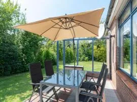Eureka 78 bungalow with enclosed garden