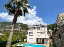 Ambiance Delux Villa with a Private Pool and a View