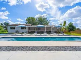 4BR Biscayne River Home- Pool & Pickleball Fun home