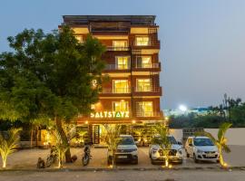 Saltstayz Premier - Sector 50 & Golf Course Ext Road, hotel barato en Gurgaon