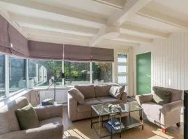 Bungalow in Sint Maartenszee near Beach