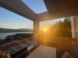 Sea View Serenity 3BR Home near Beach & Town, hotell i Samos