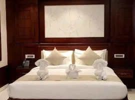 Hotel YKM Crown