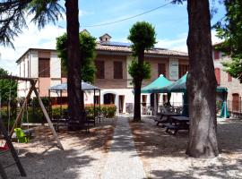 Il Cortile, hotel v destinaci Pievebovigliana