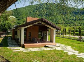 Căsuța de lângă moara, farm stay in Hunedoara