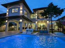Villa Bella 2 - 7 Bedroom Luxury Pool Villa - 14min to Walking Street