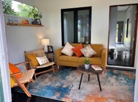 Turtle Beach House ONE, готель, де можна проживати з хатніми тваринами у місті Thai Muang