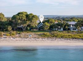 Shore House I Private Properties, Hotel in Quindalup