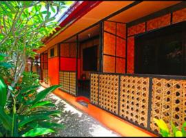 Adriana's Place Tropical Guesthouse, hotel in Panglao