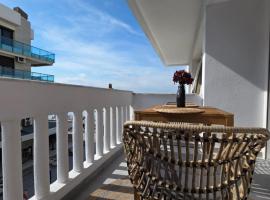 Perea Luxury 20 miters from Sea in DOWNTOWN of Perea, hotel di Perea