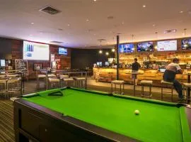 Nightcap at Kawana Waters Hotel